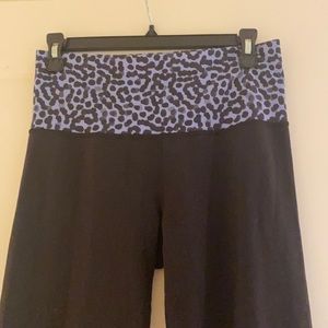 Lululemon yogapants w/ lavender animal print waist
